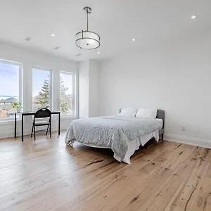  Séjour chez l'habitant Executive In Next To Yorkdale Shopping Centre Canada